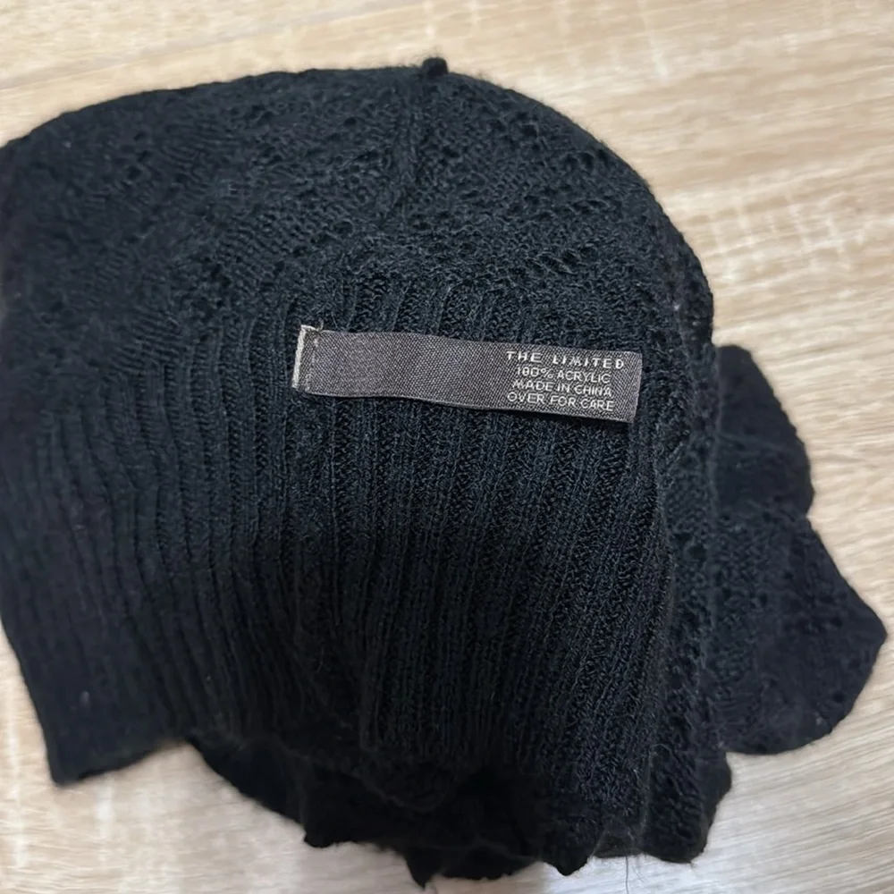 The Limited Women’s Black Infinity Cowl Scarf Millennium Y2K Fashion